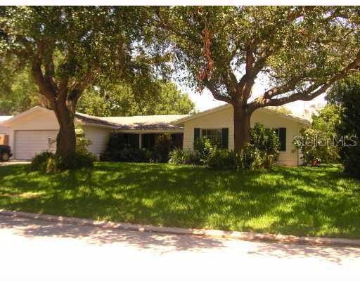 1369 Crescent Dr., Largo, FL 33770