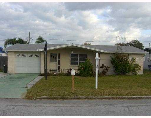 3743 Cedarwood Dr., Holiday, FL 34691