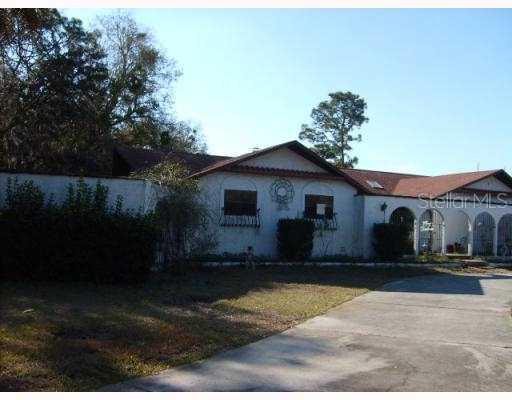 2515 Rustic Oaks Dr., Lutz, FL 33559
