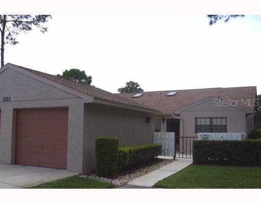 3203 Charter Club Dr. #2, Tarpon Springs, FL 34688