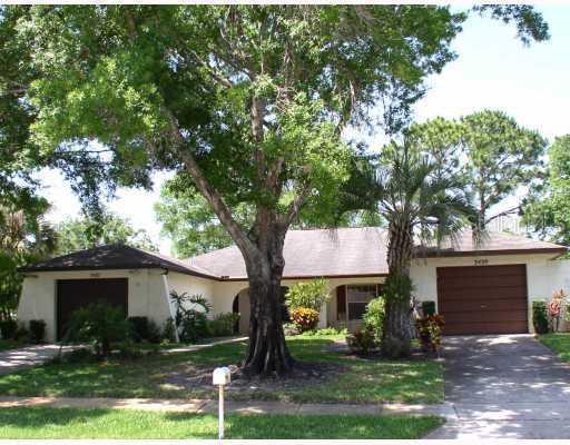 3439 Maclaren Dr., Palm Harbor, FL 34684