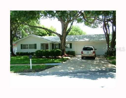 1391 Oakbrook Dr., Largo, FL 33770