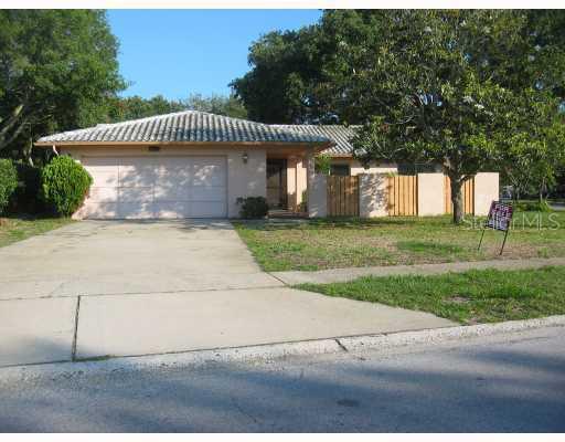 12162 Kay Dr., Seminole, FL 33772