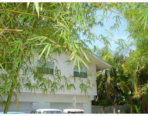 601 Mayo St., Crystal Beach, FL 34681