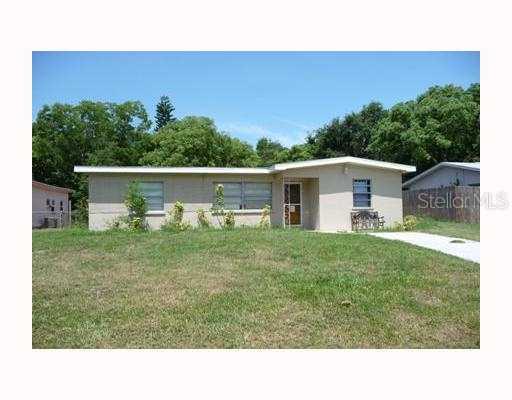 302 Twin Lakes Dr., Largo, FL 33770