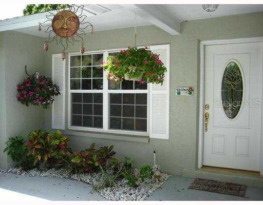 1306 Woodstock Dr., Palm Harbor, FL 34684