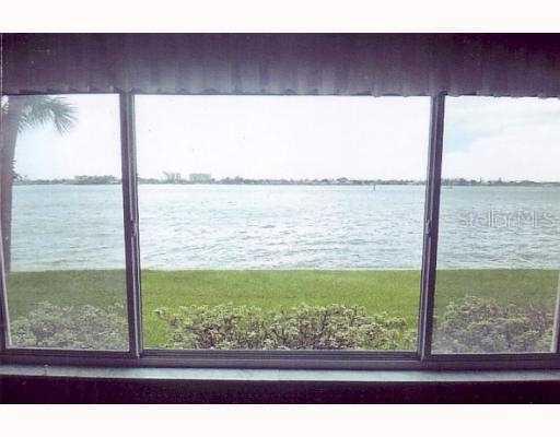 4750 Cove Cir. #107, St Petersburg, FL 33708