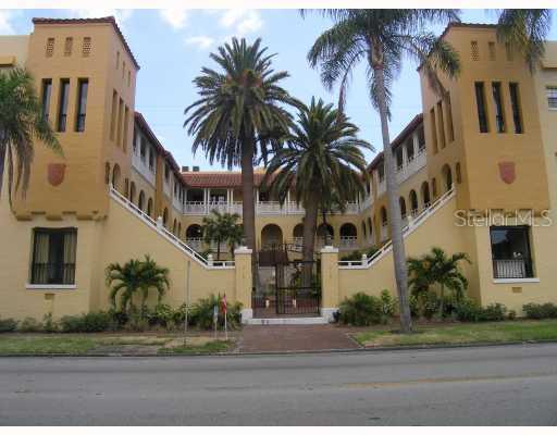 210 22nd Ave. #12, St Petersburg, FL 33704