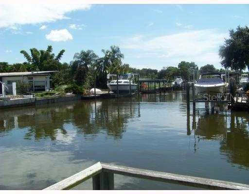 1463 Brookside Blvd., Largo, FL 33770