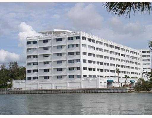 100 Bluff View Dr. #611 C, Belleair Bluffs, FL 33770