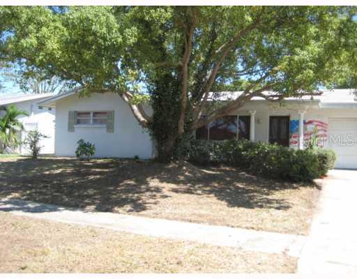 9997 Commodore Dr., Largo, FL 33776