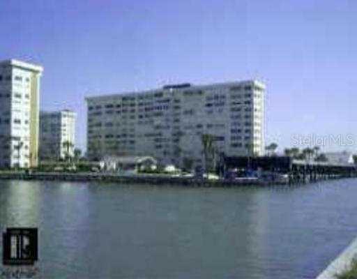 4550 Cove Cir. #1102, St Petersburg, FL 33708