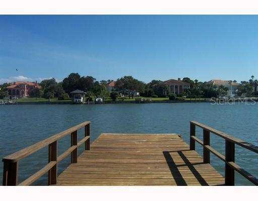 305 Buttonwood Ln., Largo, FL 33770