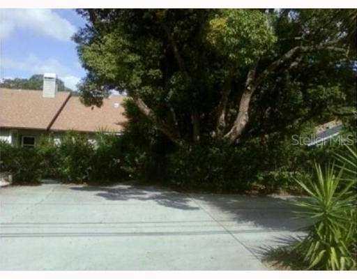 112 Anclote Rd., Tarpon Springs, FL 34689