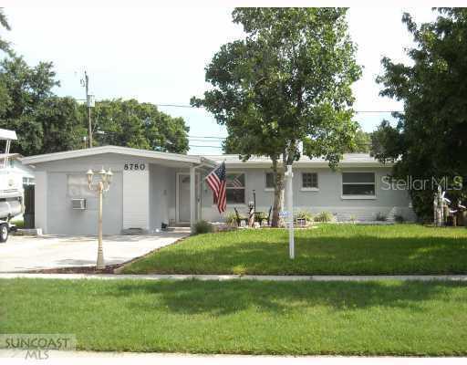 8780 79th Pl., Largo, FL 33777