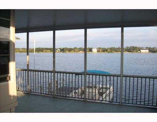 842 Paradise Blvd., Tarpon Springs, FL 34689