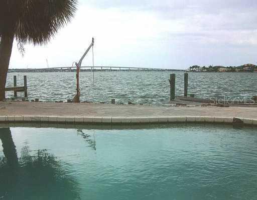 426 Belle Isle Ave., Belleair Beach, FL 33786