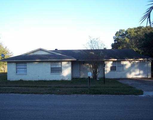 915 Knight St., Seffner, FL 33584