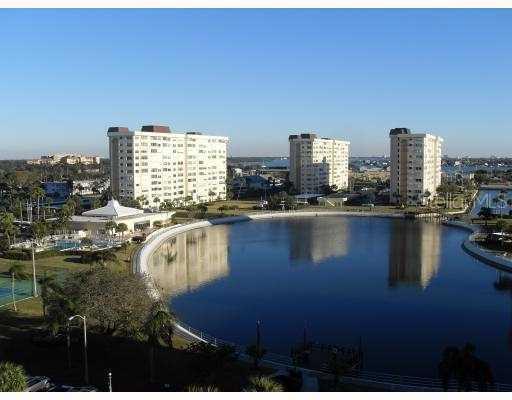 4725 Cove Cir. #907, St Petersburg, FL 33708