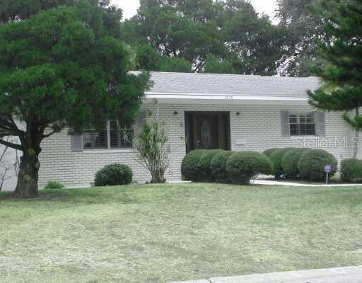 3035 Honeysuckle Rd., Largo, FL 33770
