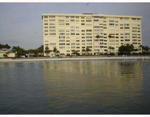 4575 Cove Cir. #305, St Petersburg, FL 33708