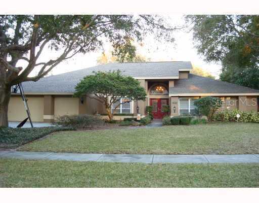 10031 Oaks Ln., Seminole, FL 33772