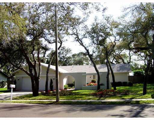 1501 Poinsettia Ave., Tarpon Springs, FL 34689