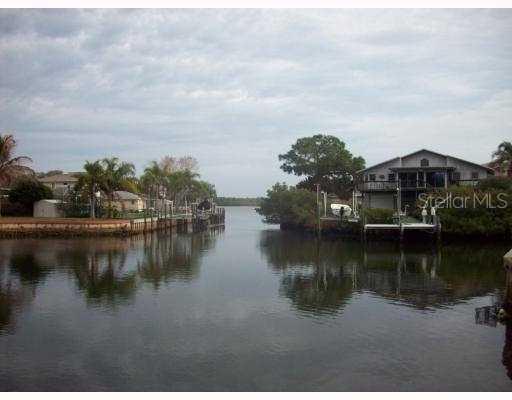 114 Peterson Ln., Palm Harbor, FL 34683