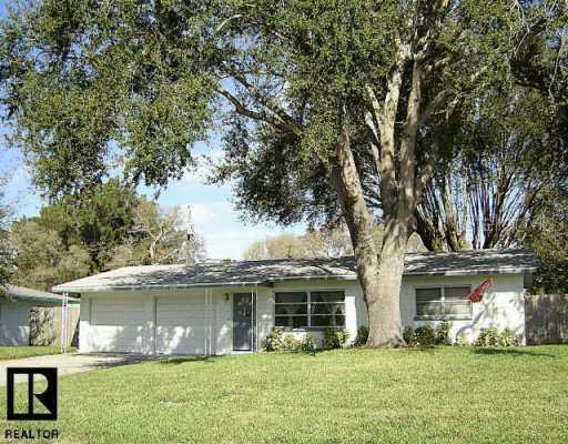 13597 Ridgeland Dr., Seminole, FL 33776