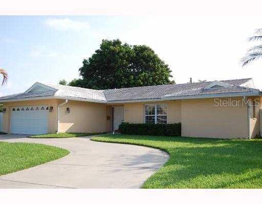 1010 Eden Isle Dr., St Petersburg, FL 33704