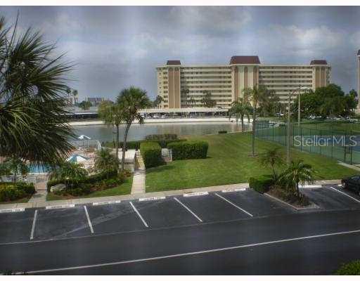 4650 Cove Cir. #302, St Petersburg, FL 33708