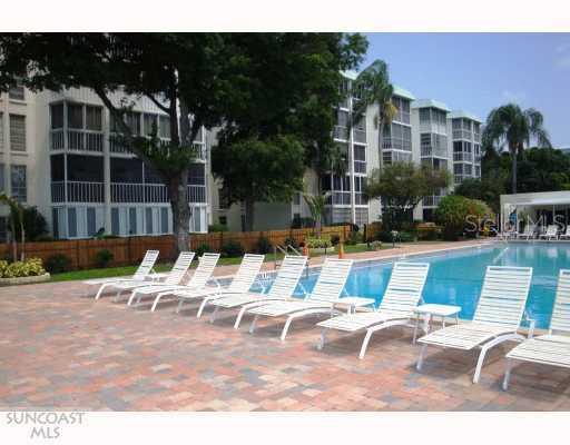 4920 38th Way #202, St Petersburg, FL 33711