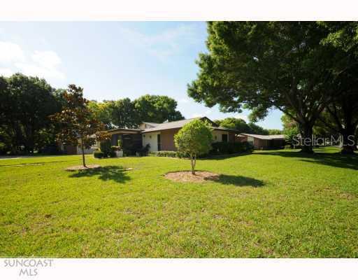 2261 Shelly Dr. #B, Palm Harbor, FL 34684