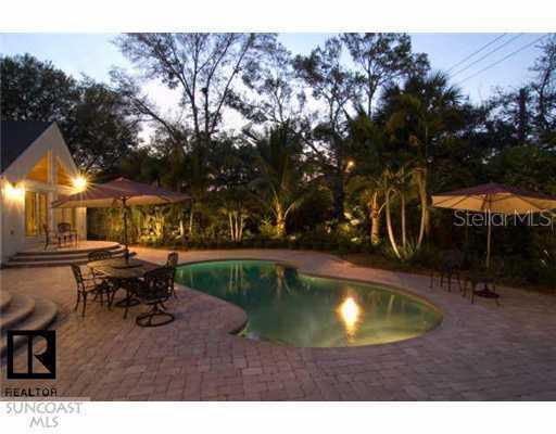 555 21st Ave., St Petersburg, FL 33704