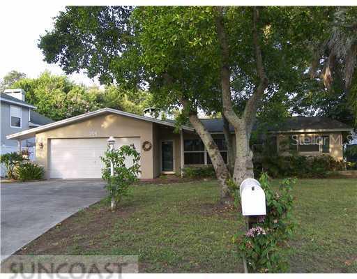 204 Lagoon Dr., Palm Harbor, FL 34683