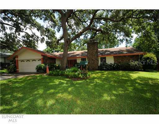 1661 Pine Pl., Clearwater, FL 33755