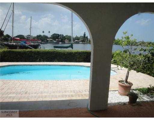 3201 Coquina Key Dr., St Petersburg, FL 33705