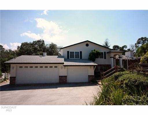 1016 Bee Pond Rd., Palm Harbor, FL 34683