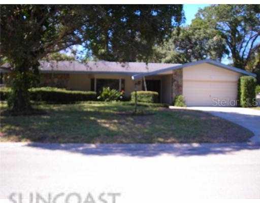 826 Fountainhead Dr., Largo, FL 33770