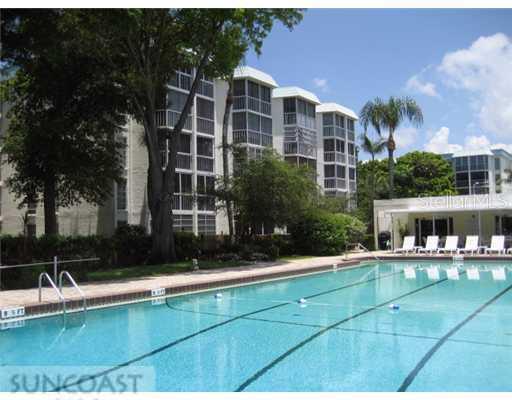 4902 38th Way #211, St Petersburg, FL 33711