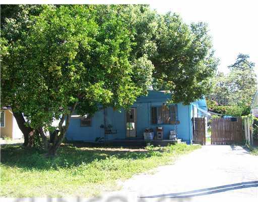 2025 Betty Ln., Clearwater, FL 33755