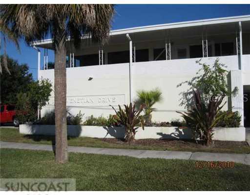 300 Venetian Dr. #12, Clearwater, FL 33755