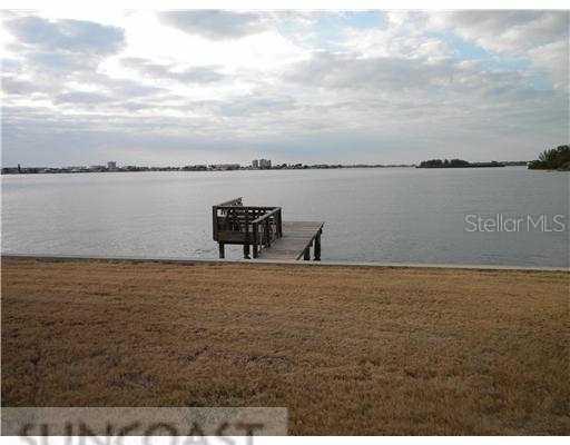 5476 Oakhurst Dr., Seminole, FL 33772