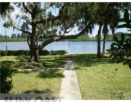 696 Chesapeake Dr., Tarpon Springs, FL 34689