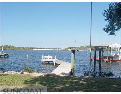 911 Bayshore Dr., Tarpon Springs, FL 34689