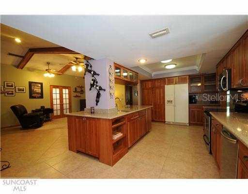 523 Winding Willow Dr., Palm Harbor, FL 34683