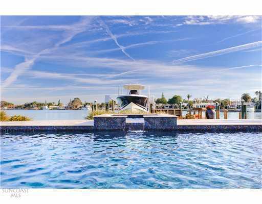 52 Dolphin Dr., Treasure Island, FL 33706