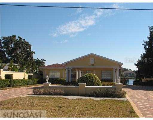 608 Bayshore Dr., Tarpon Springs, FL 34689