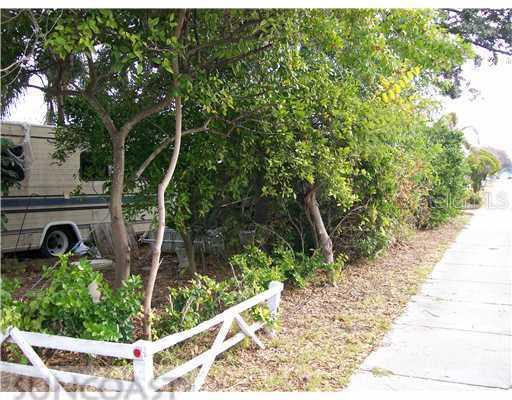 6097 N 82nd Ave., Pinellas Park, FL 33781