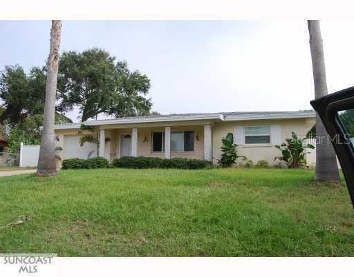 1327 Crescent Dr., Largo, FL 33770